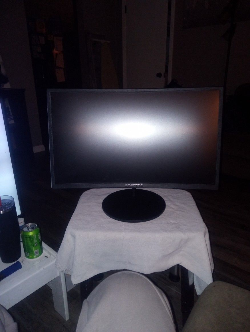 Curved Screen Gaming Monitor
