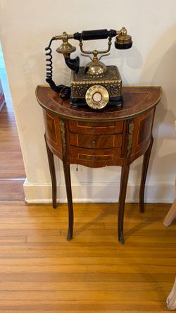 Antiqe small side table