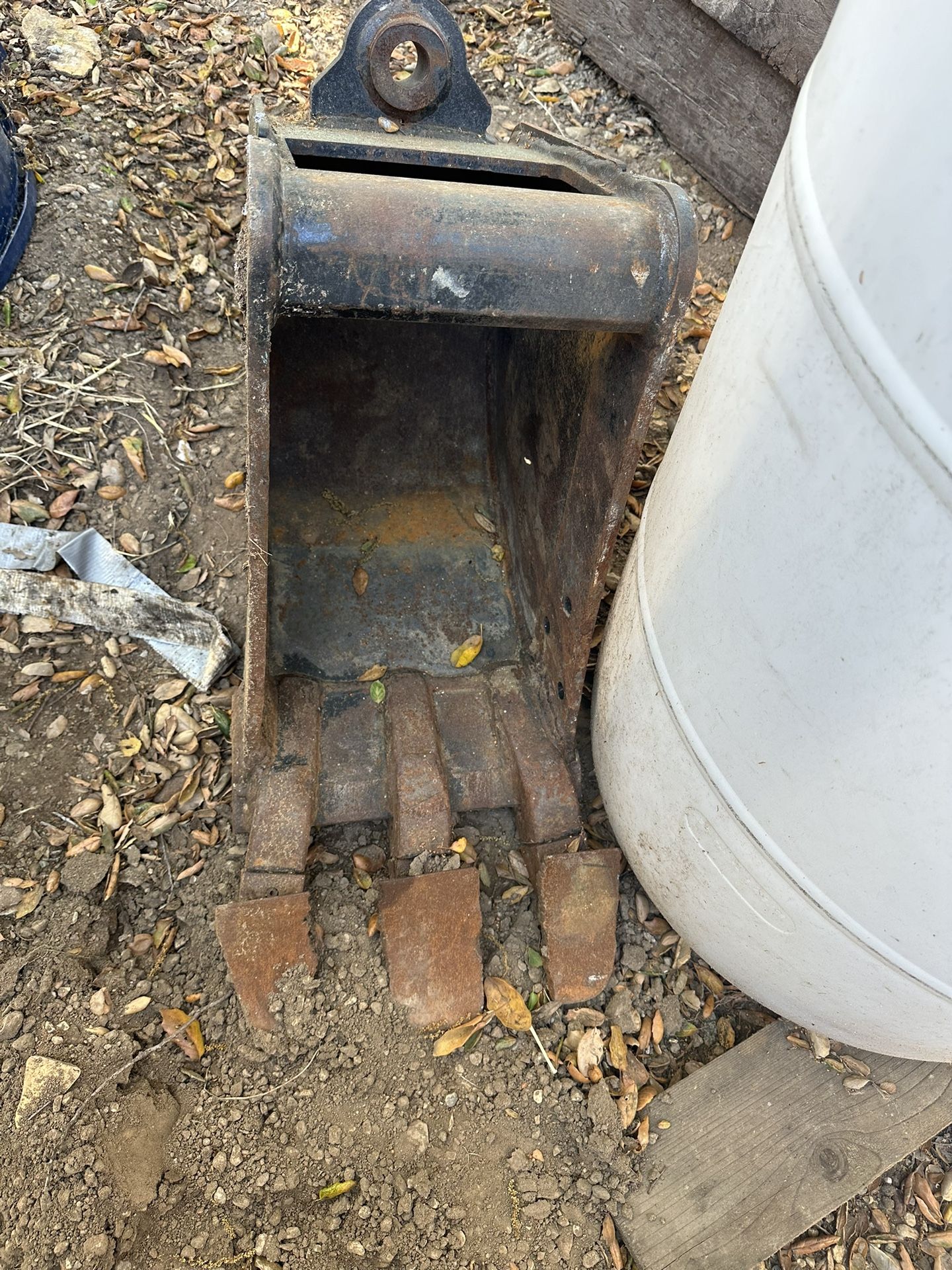 Tag 12” Bucket For Case Or John Deer 