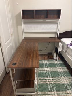 Reversible L-Shaped Desk w/ office chair