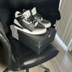 Air Jordan 3 Retro “Green Glow”