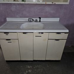 Retro Kitchen Sink