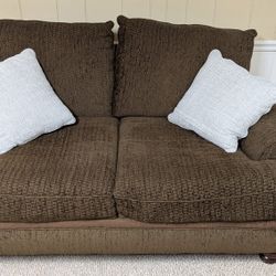 Oversized loveseat