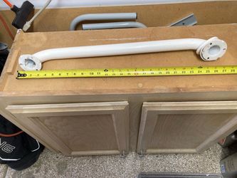 Shower safety bar