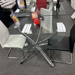 Round Glass Top Dining Table W/ 4 FREE CHAIRS! ( Brand New & In Box) Furniture Assembly
