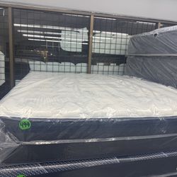 QUEEN SIZE SERTA PERFECT SLEEPER EURO TOP MATTRESS & BOX SPRING BED SET