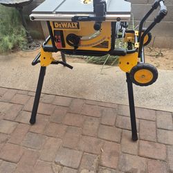 DEWALT 10"TABLE SAW WET ROLING STAND