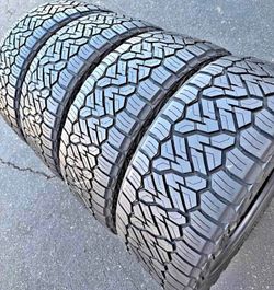 37x12.50/17 Nitto vendo un set de llantas usadas excelente condiciones de vida las 4 ✅🤩I am selling a set of used tires, all 4 in excellent living co