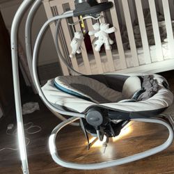 Graco DuetSoothe Swing and Rocker with Removable Swing Seat and 6 Swinging Speeds for Toddler Swing