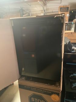 Box Diswashwer black GE w 24”