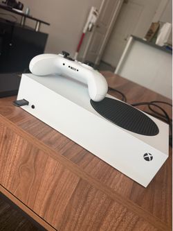 Xbox Series S Console W Extras