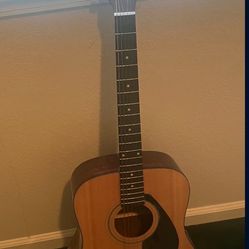 Guitar Acoustic Yamaha barely used