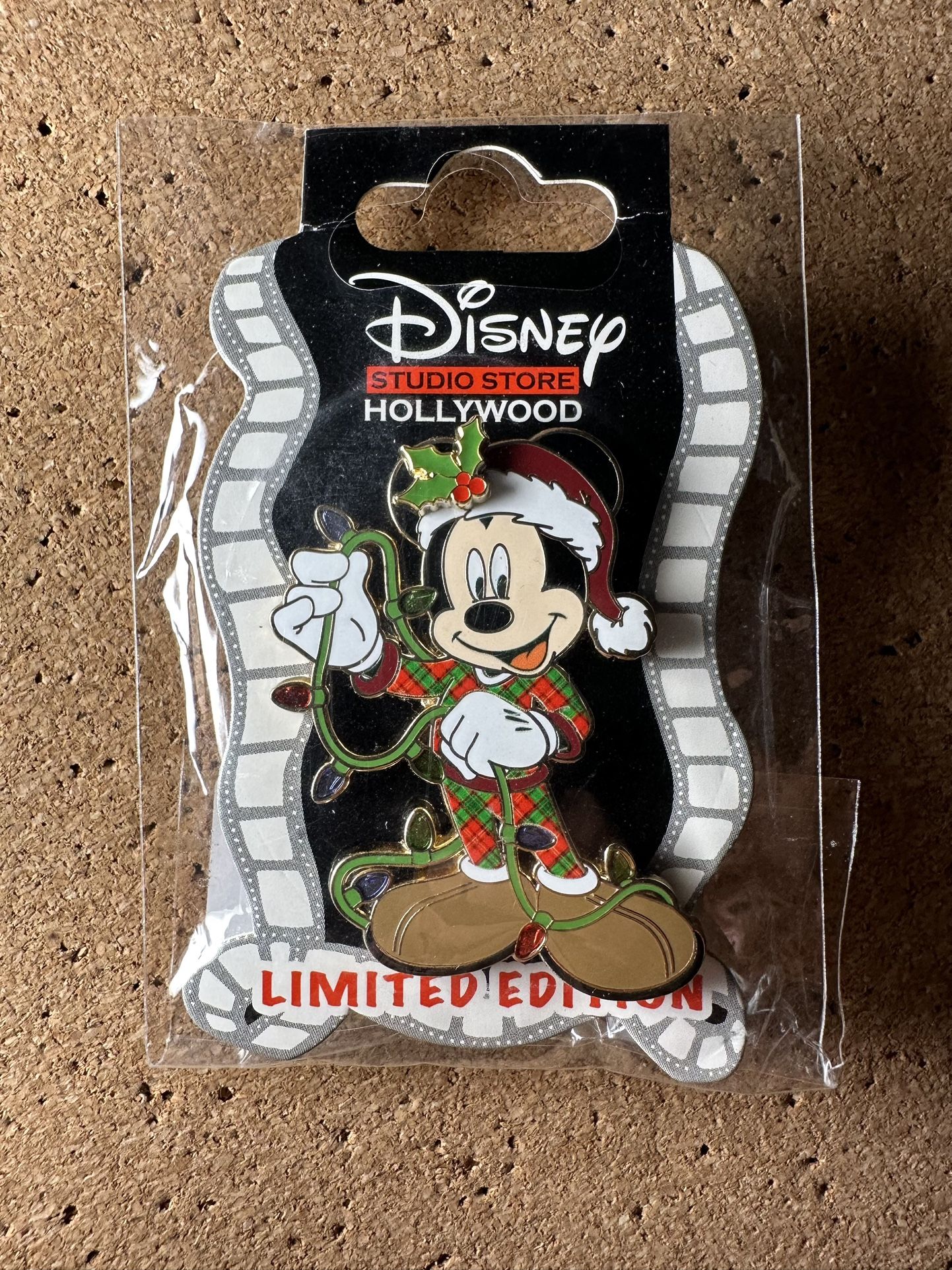 Disney DSSH Mickey Mouse Pin Holiday Christmas Pajamas Lights Mistletoe LE 400