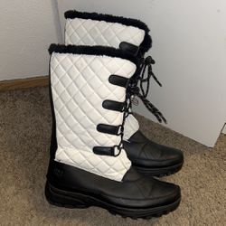 Snow Boots size 11 women