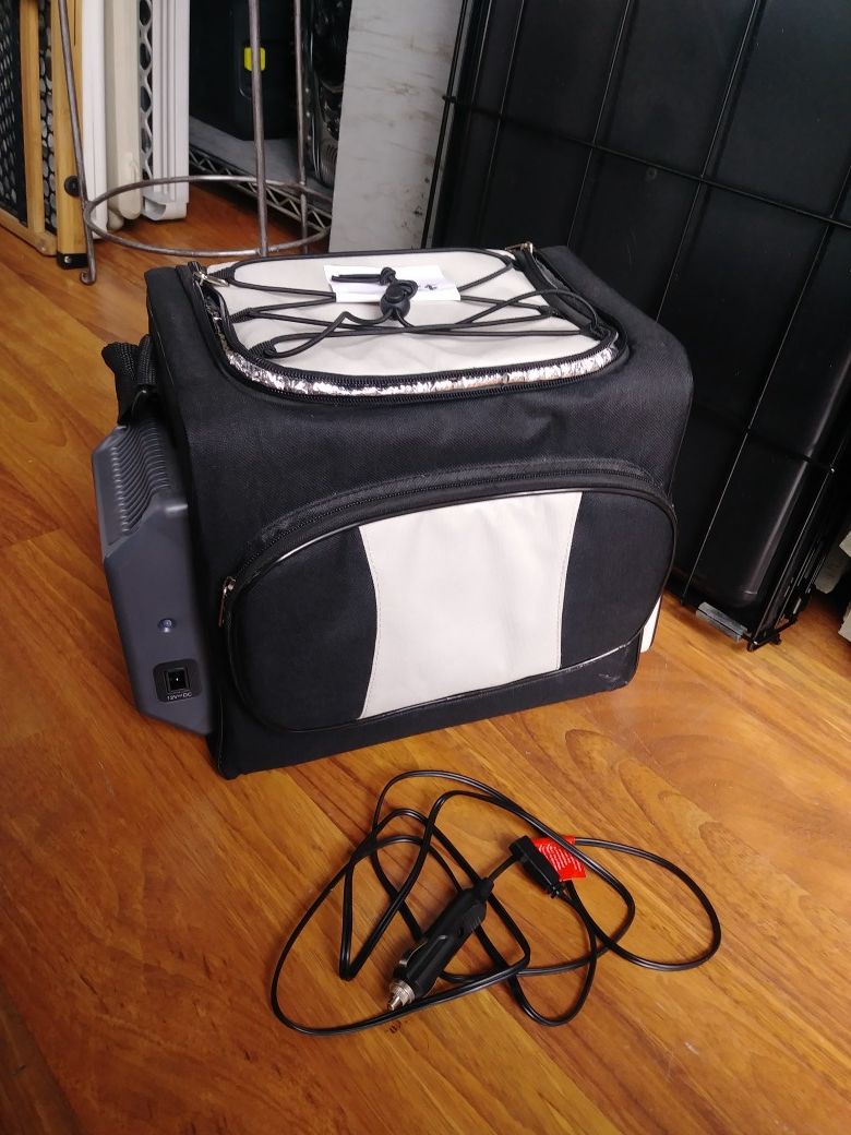 Portable Cooler. 10"H,14"L,9"W