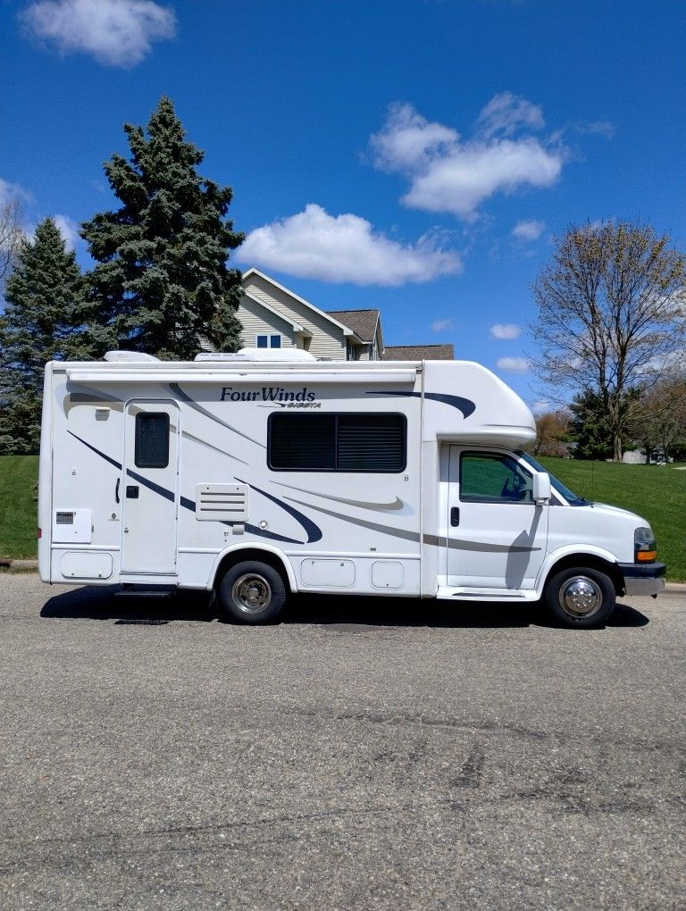 23ft Motorhome By thor