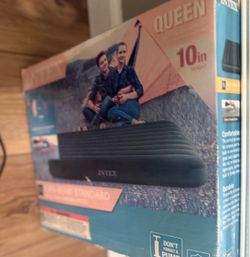 Queen size standard air mattress