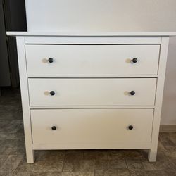 Hemnes IKEA Dresser