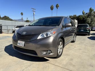 2012 Toyota Sienna