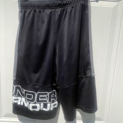 Under Armour  shorts size Large youngsters 8 dollars each