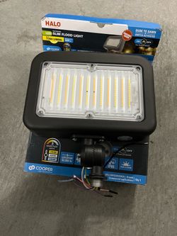 Halo slim flood light