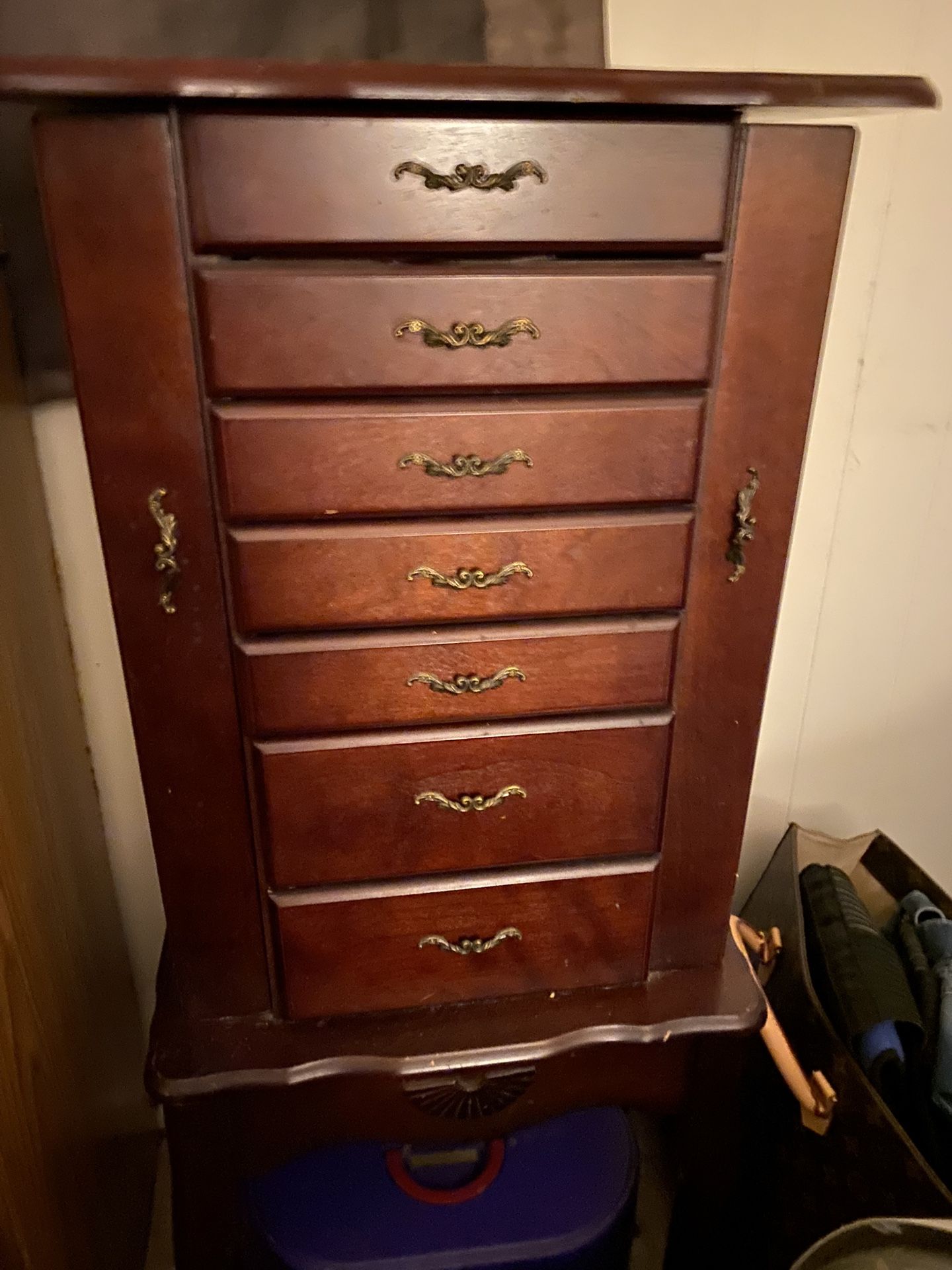 Jewelry armoire