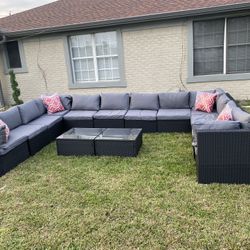 New inbox patio set (we finance and deliver)($54 down,90 day no interest payment plan)