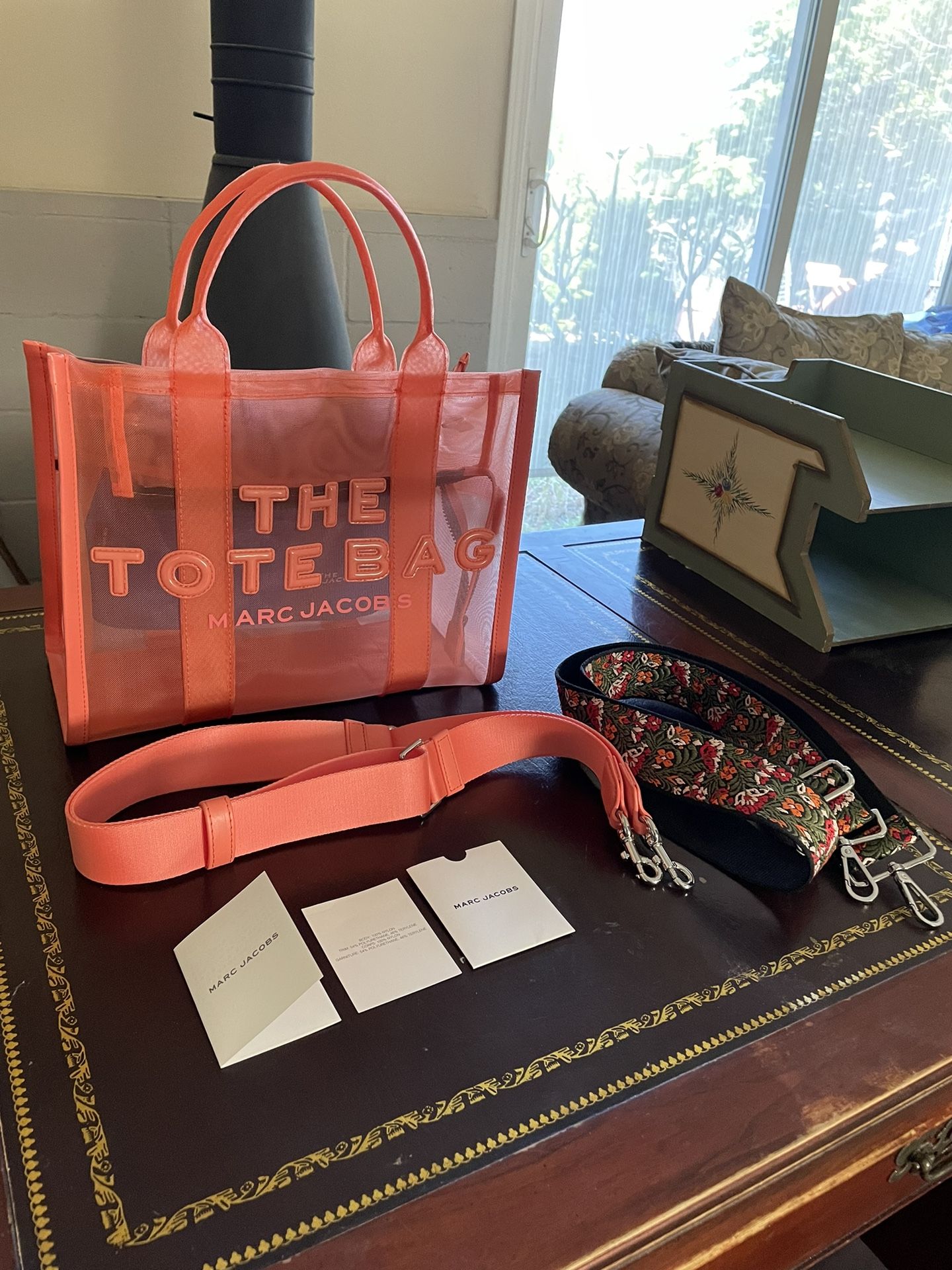 Marc Jacobs The Tote Bag - Medium, Coral