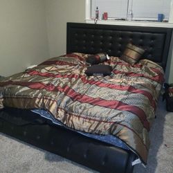 Acme Tirrel King Size Bed