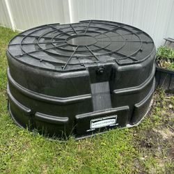 300 Gallon Rubbermaid 