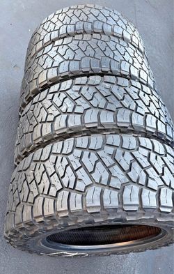 285/75/18 Toyo set de Tires con 80% de vida las 4