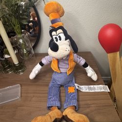 Disney 90th Anniversary Goofy Plush Toy (Preowned) 