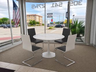 Comedor Redondo 4 Sillas / Dining Set