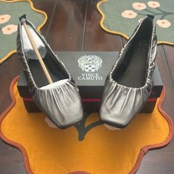 NEW Vince Camuto Metallic Pewter Flat Shoes 8.5