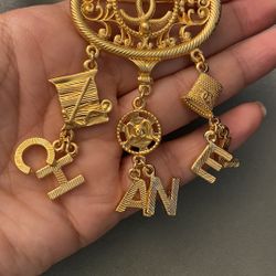 Vintage Gold Tone Brooch 
