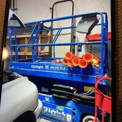 Up Right Scissor Lift 26’