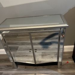 Mirror Nightstands And Lamps