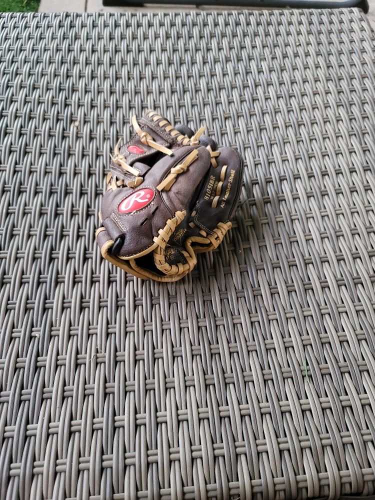 Rawlings H105IBR 10 1/2 In Baseball Glove, RHT RIGHT