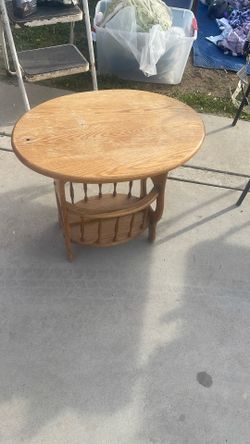 Vintage Table 10$ 