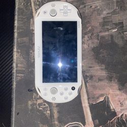 PS VITA (MODDED) 250$!!!    !!!BARELY USED!!!