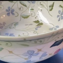 Vintage Hand painted Salad Vegetable Bowl by Tracy Porter in the “Evelyn” Collection