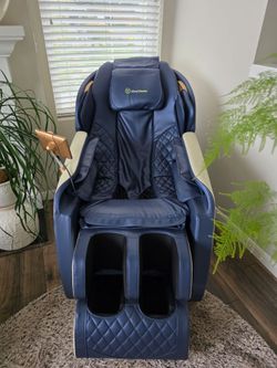 Real Relax Zero Gravity Massage Chair - Excellent Condition (Pick-up Only)