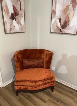 Accent Chair – Excellent Condition