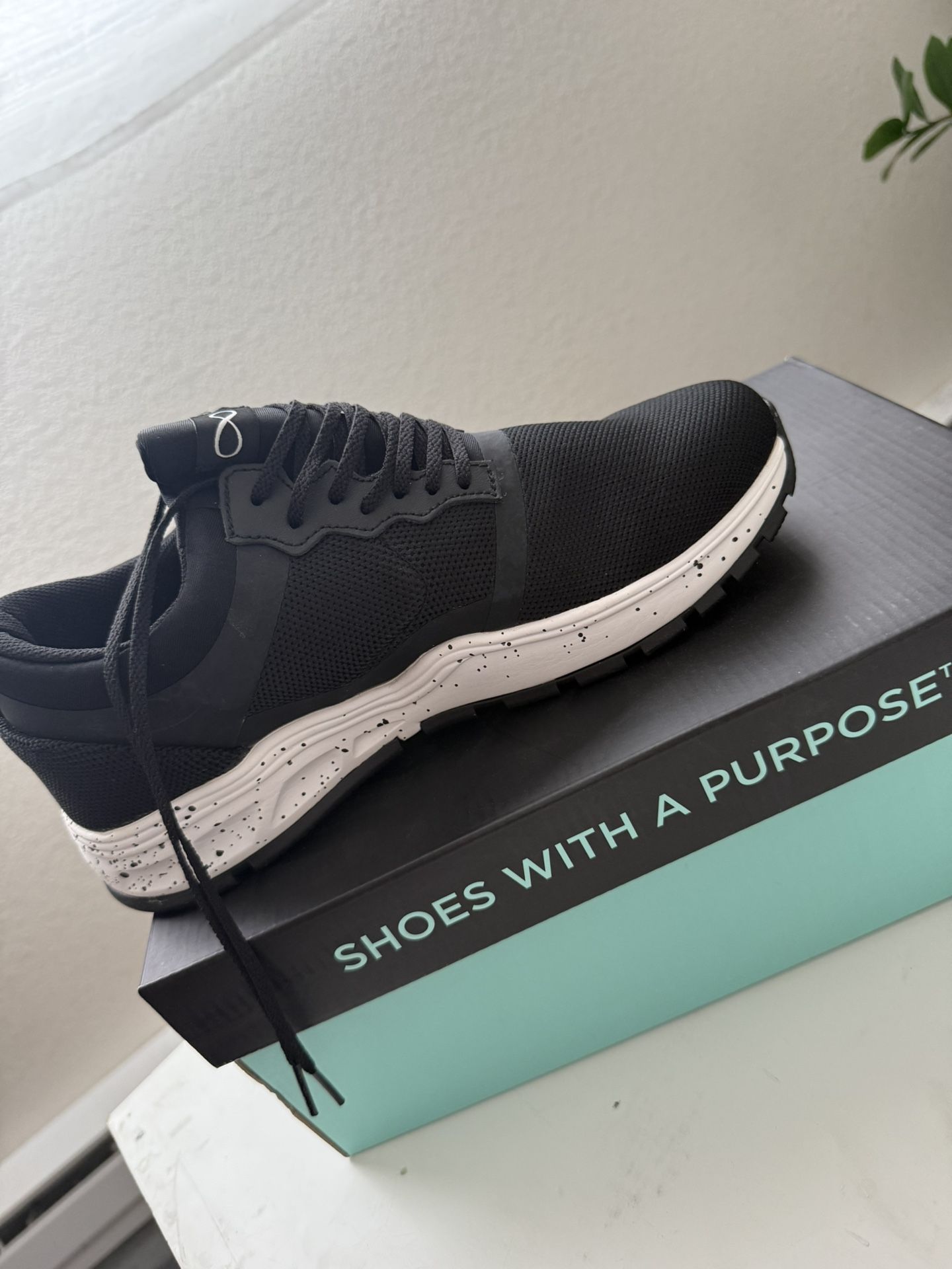 Cherokee Scrub Shoes $30
