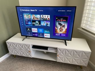 43" 1080p LED Roku Smart TV
