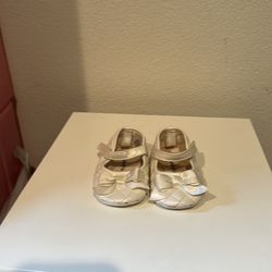 Baby girl shoes 2c
