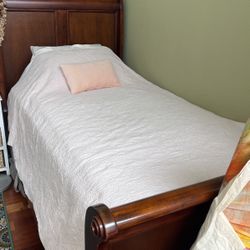 Excellent Condition Real Cherry wood -  Slay Bed With Seely Posturepedic Mattress 