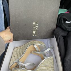 Badgley  Mischka Women’s Wedge Sandals 