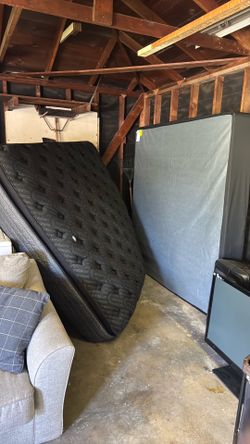 Standard King soft mattress with base