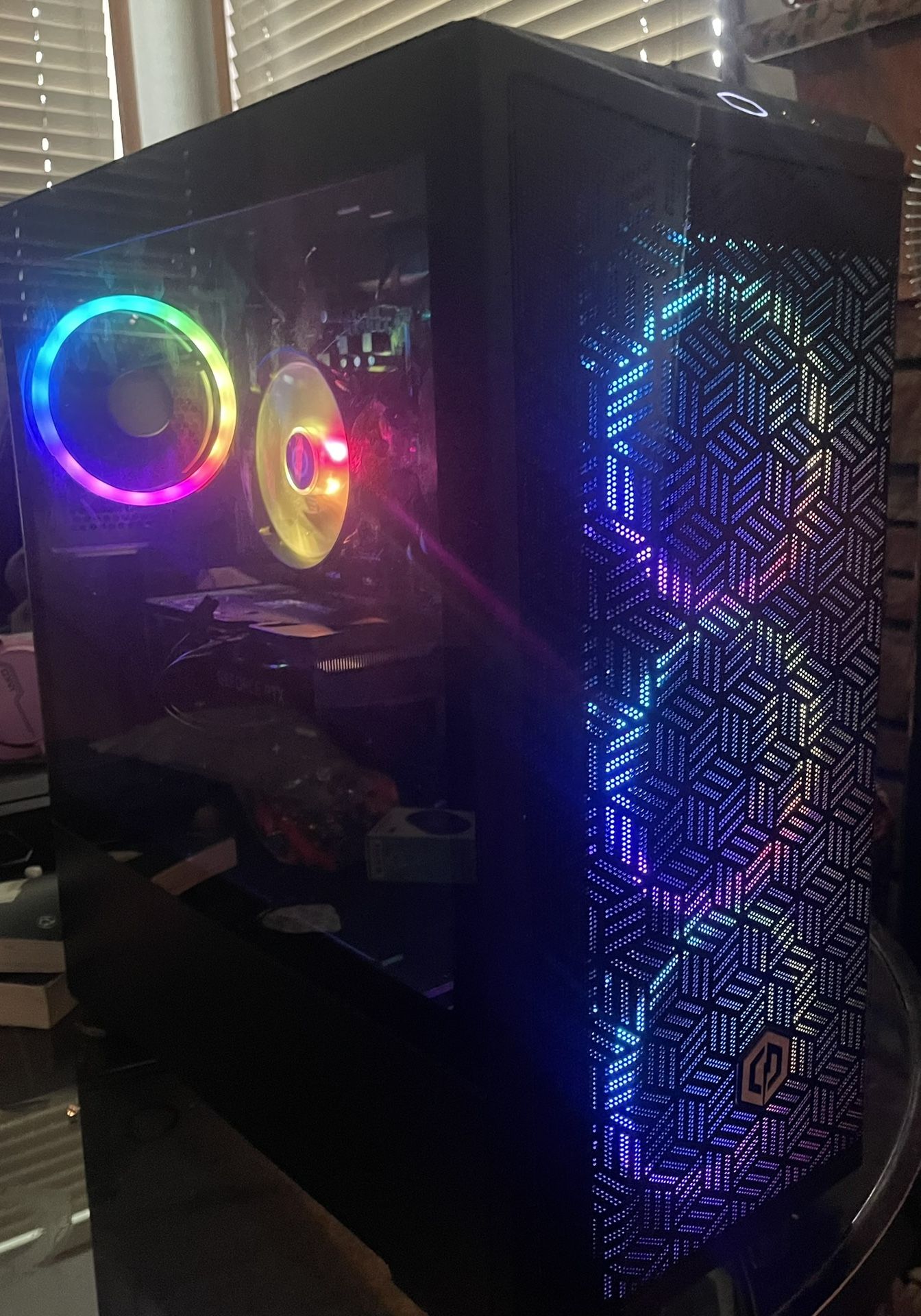 Ryzen 5 7600/ 3050 8gb/ 16gb